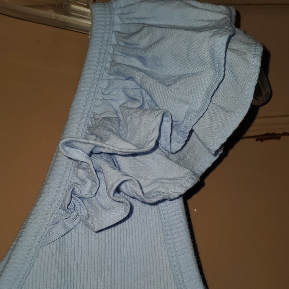 Old Navy Sky Blue Ruffle Tank Top - Picture 3 of 4